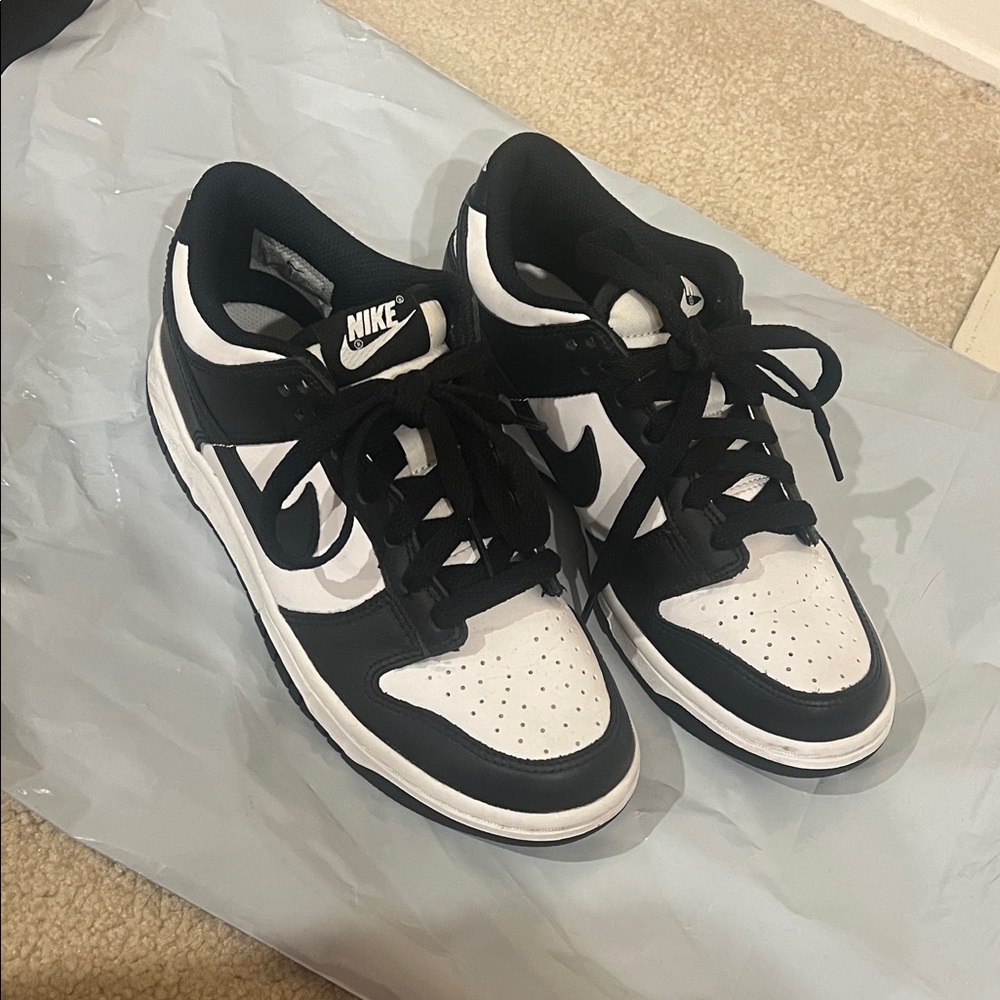Nike panda dunks